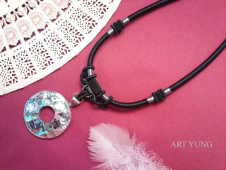 collier COL9